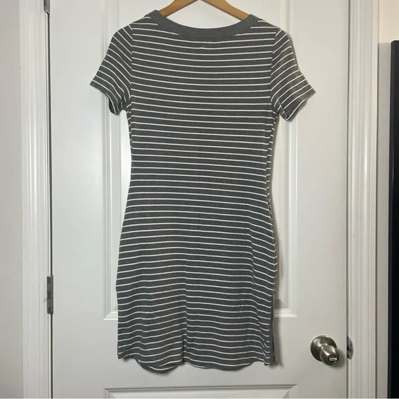Maurices Striped T-Shirt Dress Gray White Short Sleeve Casual Bodycon Size XS - Picture 3 of 10